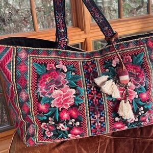 🌸Johnny Was Pink and Green Embroidered Tote